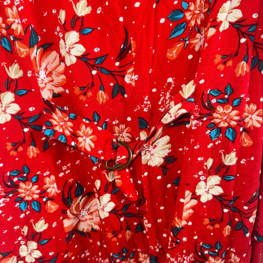 Torrid Size 1 Red Floral Top - Picture 2 of 6
